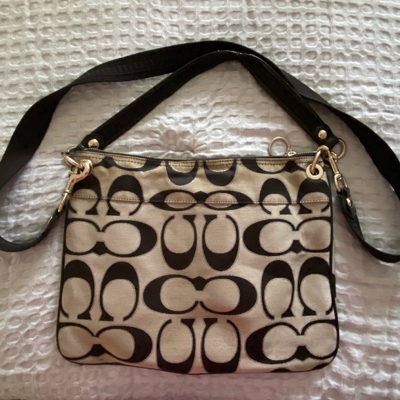 Coach Poppy Collection - Picture 2 of 4